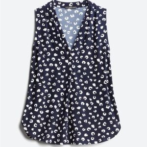 Beacon navy top